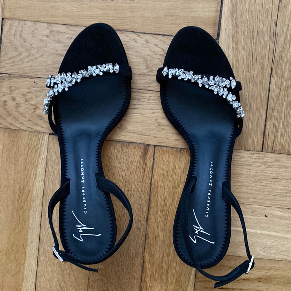 Giuseppe Zanotti Black Crystal-Strap Suede Sandals